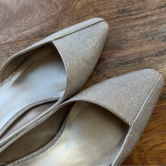 Franco Sarto Gold Shoes - Picture 8 of 9